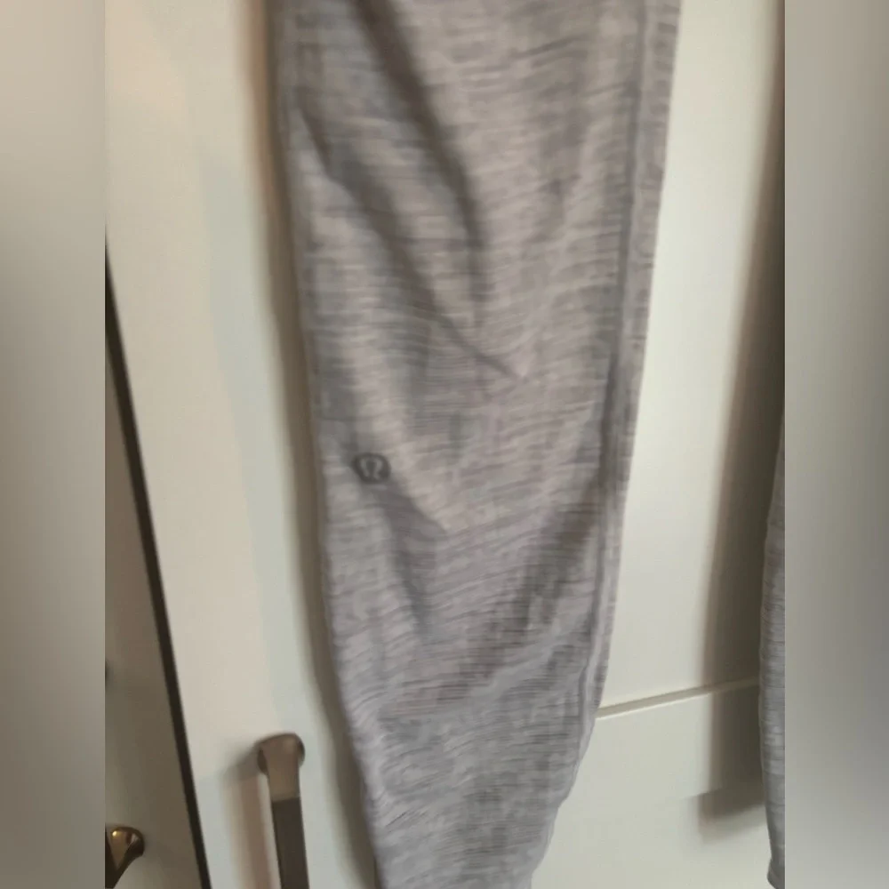 Lululemon Speed Up Tight Heather Gray Leggings Pockets Size 4 Athletic Run Gym